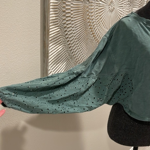 Anthro Pilcro batwing eyelet sweatshirt m - Picture 6 of 8